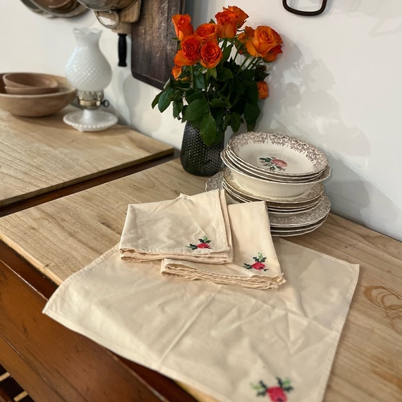 Vintage Set of 6 Embroidered Linen Napkins - Picture 12 of 14